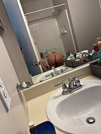 Spying on nude mother in law bending over