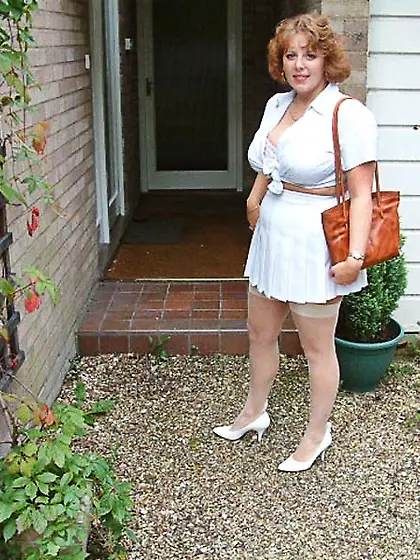 Cougar Curvy Claire from United Kingdom