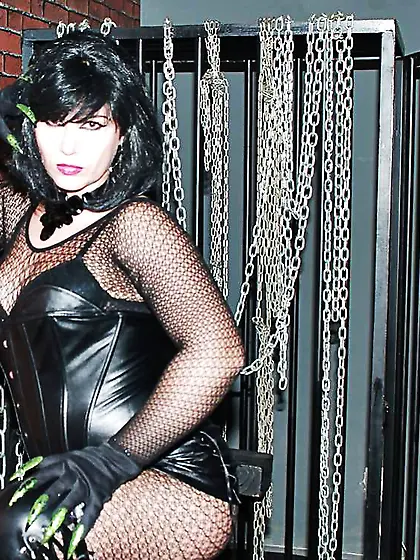 Domme Alice recent photos!