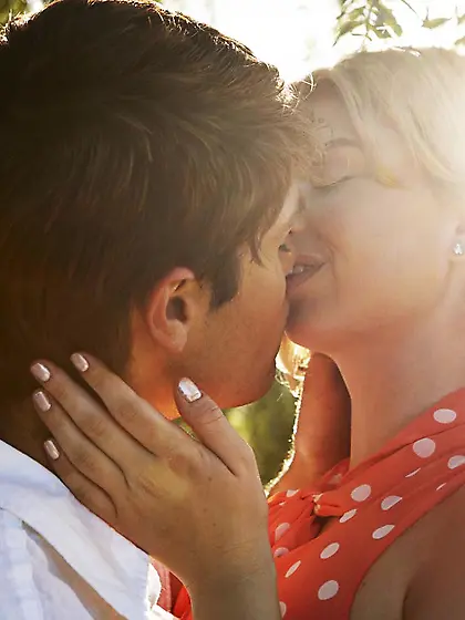 Dude gets an oral sex treatment from teen chick Molly Bennett an