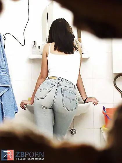 PEEKING IN TEENAGERS BATHROOM