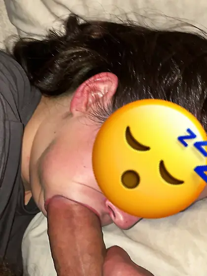 Sleep GF cheek fuck