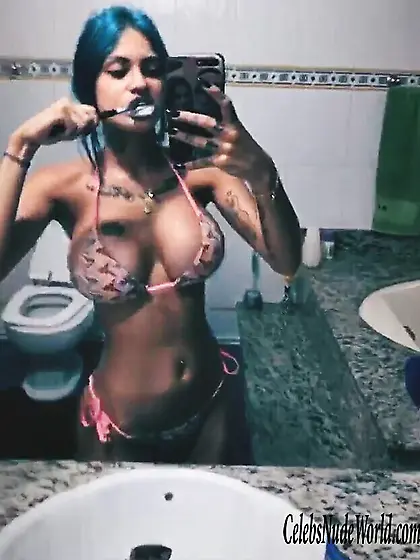 Tati Zaqui Sexy