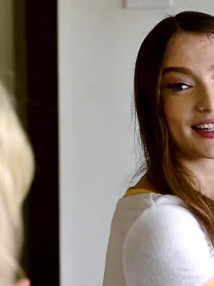 Two hot chicks love sixty-nine and scissoring