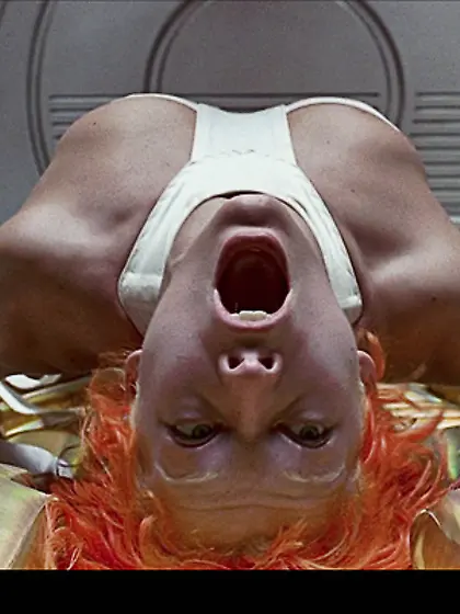 Sensuous hottie saunters room