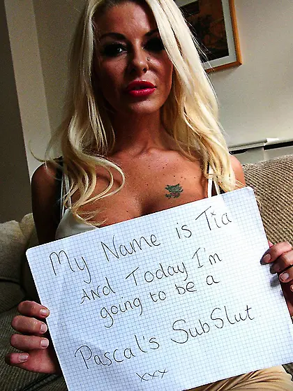 Blonde milf red lips