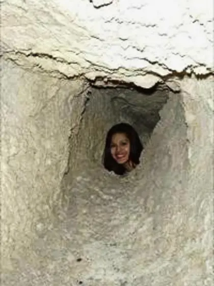 Sunny Leone takes all of her clothes for the cam and shows us he