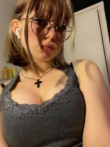 brunette teen cute selfie