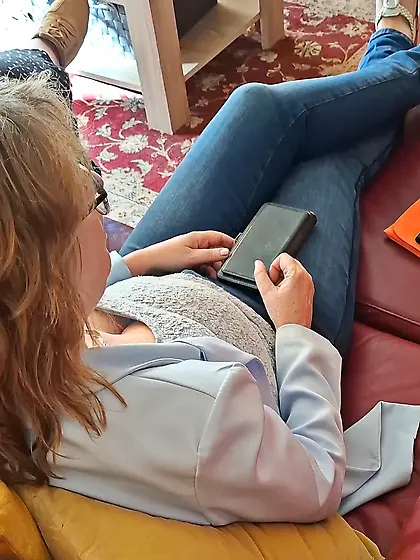 Mom cleavage creepshot