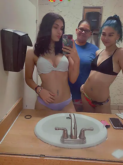 Martha Elder And her cousin Kaitlyn Brianna