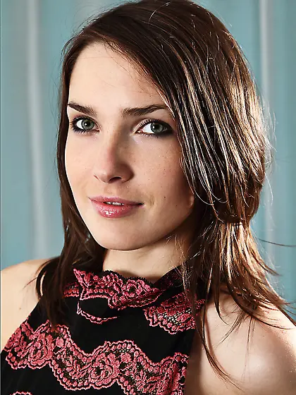 Sexy Semmi A bends over and reveals her sexy tight ass under a d