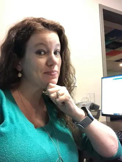 Mandi is convinced to flash her tits in the car