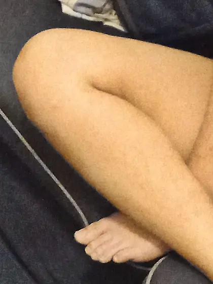 Photos volées des pieds d'Inès ma coloc lesbienn