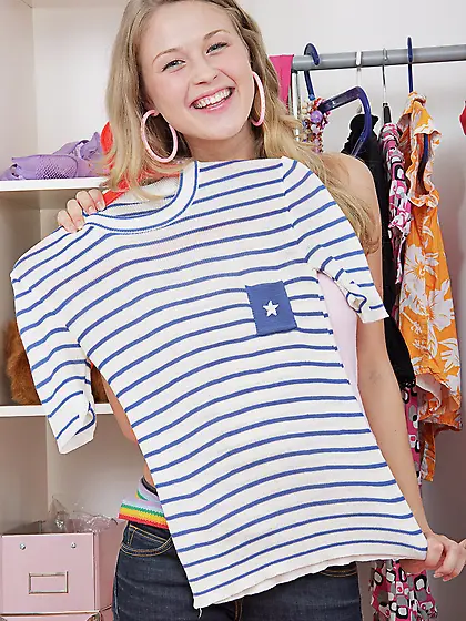 Stunning teen Diana never