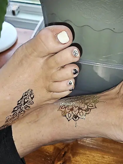 GF Showing off her feet