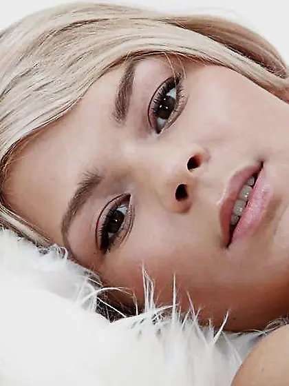 Sugary-Sweet ash-blonde II