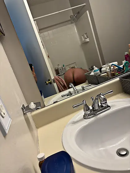 Spying on nude mother in law bending over