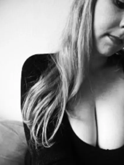 Blonde yournaughtylady perform anal