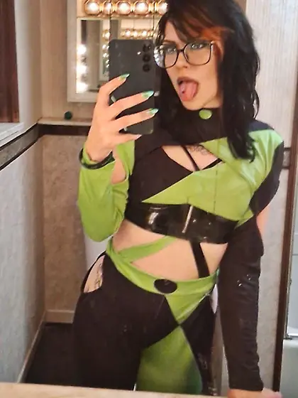 Undressed to impres6