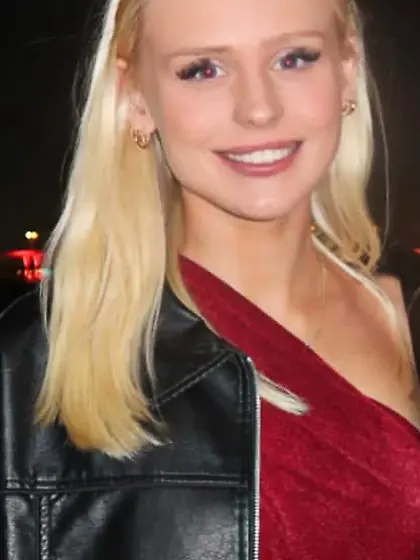 Whore trades body for packets