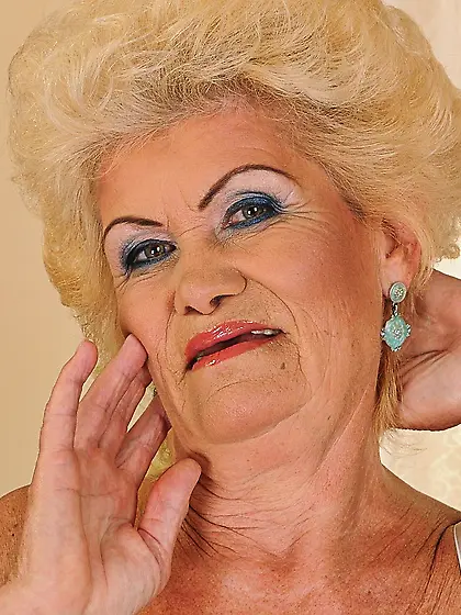 Leslie adores grandmas