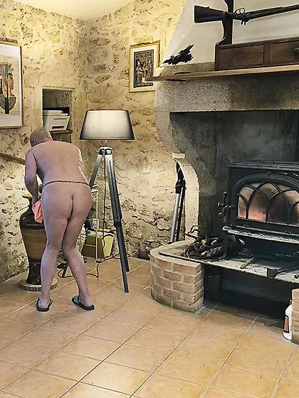 Je fais le ménage nu