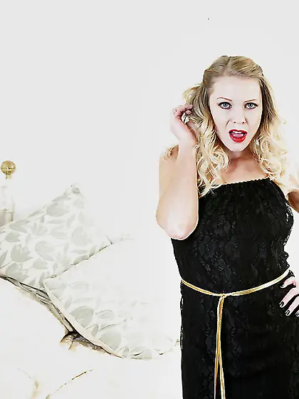 Natural boobs bombshell big tits