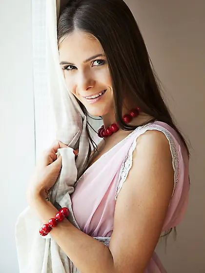 Dark-haired teen flashing her ass and pussy while teasing you Vi