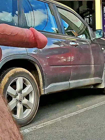 WNBR CFNM CMNM public erection Byron Bay happy