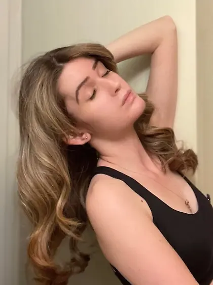 Tight slut Alyssa squirting exposed