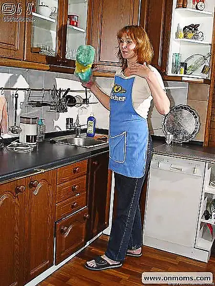 Housewife pleases her husband