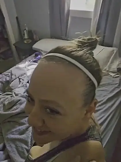 Hi! I am Rikki looking for BBC to tribute my pics!