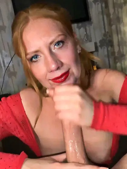 Lisa G. sucking cock at Christmas in Virginia