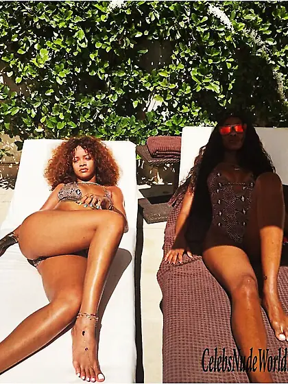 Rihanna's new bikini pics