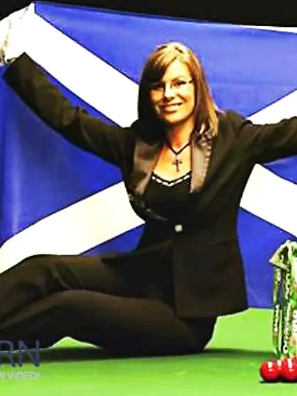 Michaela Tapp snooker referee Fakes and real blend