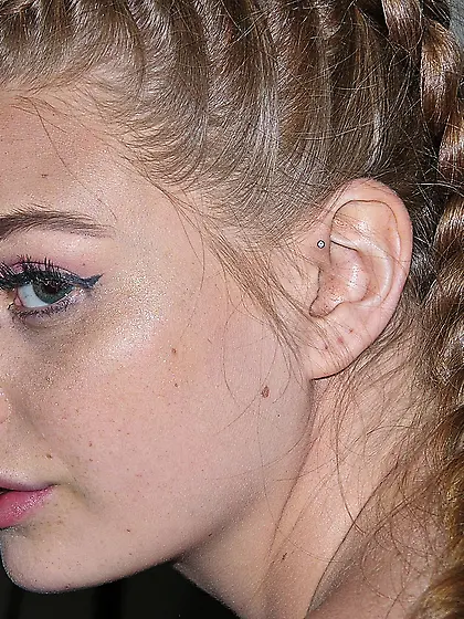 Amateur Blonde Babe - Sky