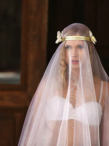 Young bride Violette Pink gets nicely fucked