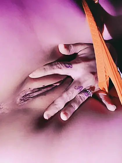 CrybabyCari Under The Neons