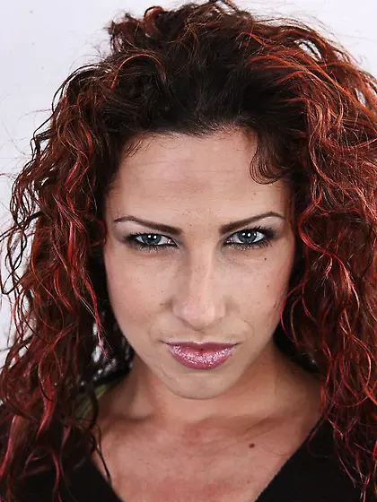 Hot cute seductress enchants