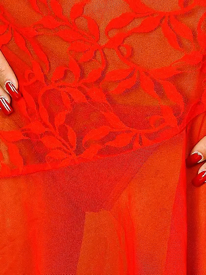 Lady in red Maleena Witch is a dazzling brunette that loves to s