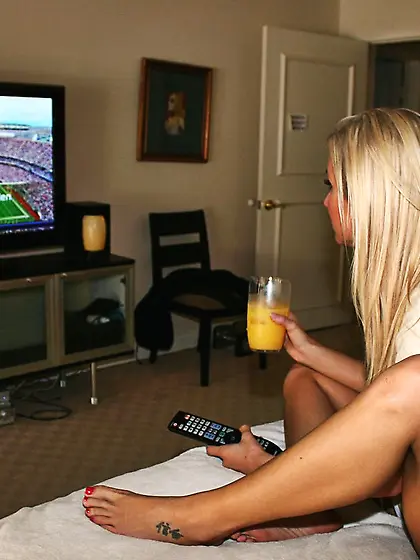 Brown eyed blonde slut