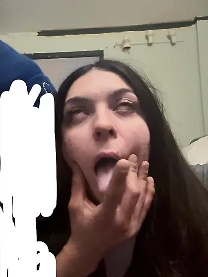 Karina Aubrey Feuti | Random Dumb Cunt from Reddit