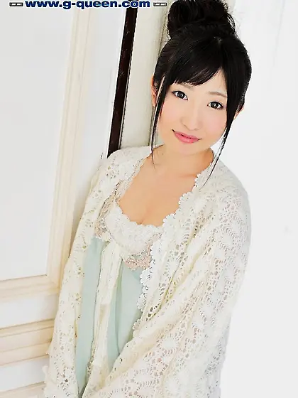 Fabulous betty teases frilly