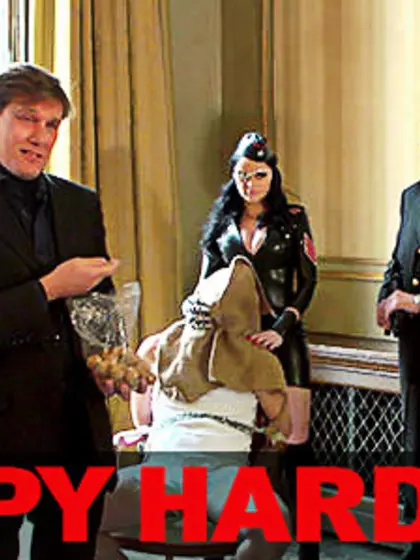 Sexy spy exposes big