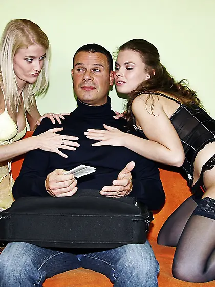 Guy enjoys anal creampie