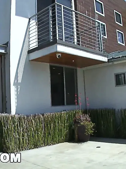 Teen's trimmed twat takes it hard 