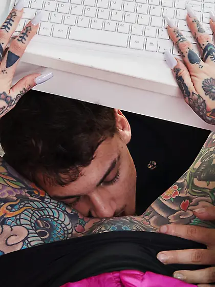 Fully-tattooed bitch in high heels takes hard prick deep inside