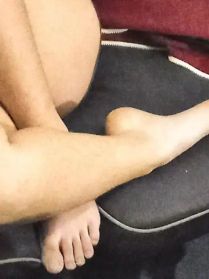 Photos volées des pieds d'Inès ma coloc lesbienn