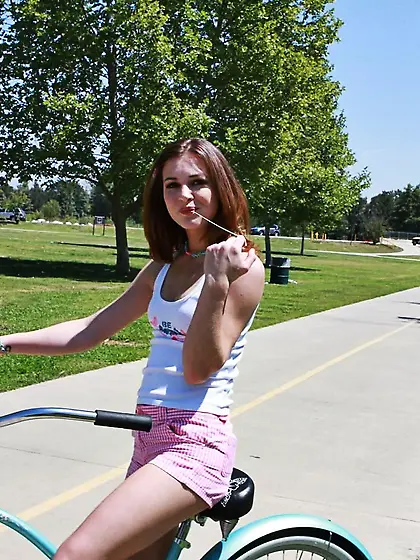 Red haired babe Kasey Chase has her throat stretched by a massiv