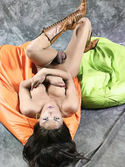 Tgirl with perfect figure stuffs her ass